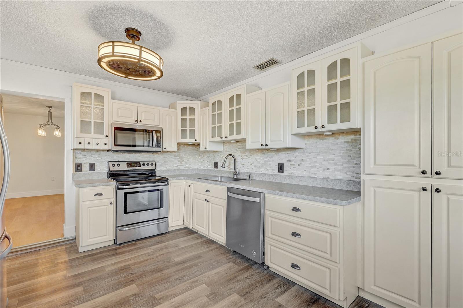 Image 32 of 43 For 7012 Pin Cherry Lane