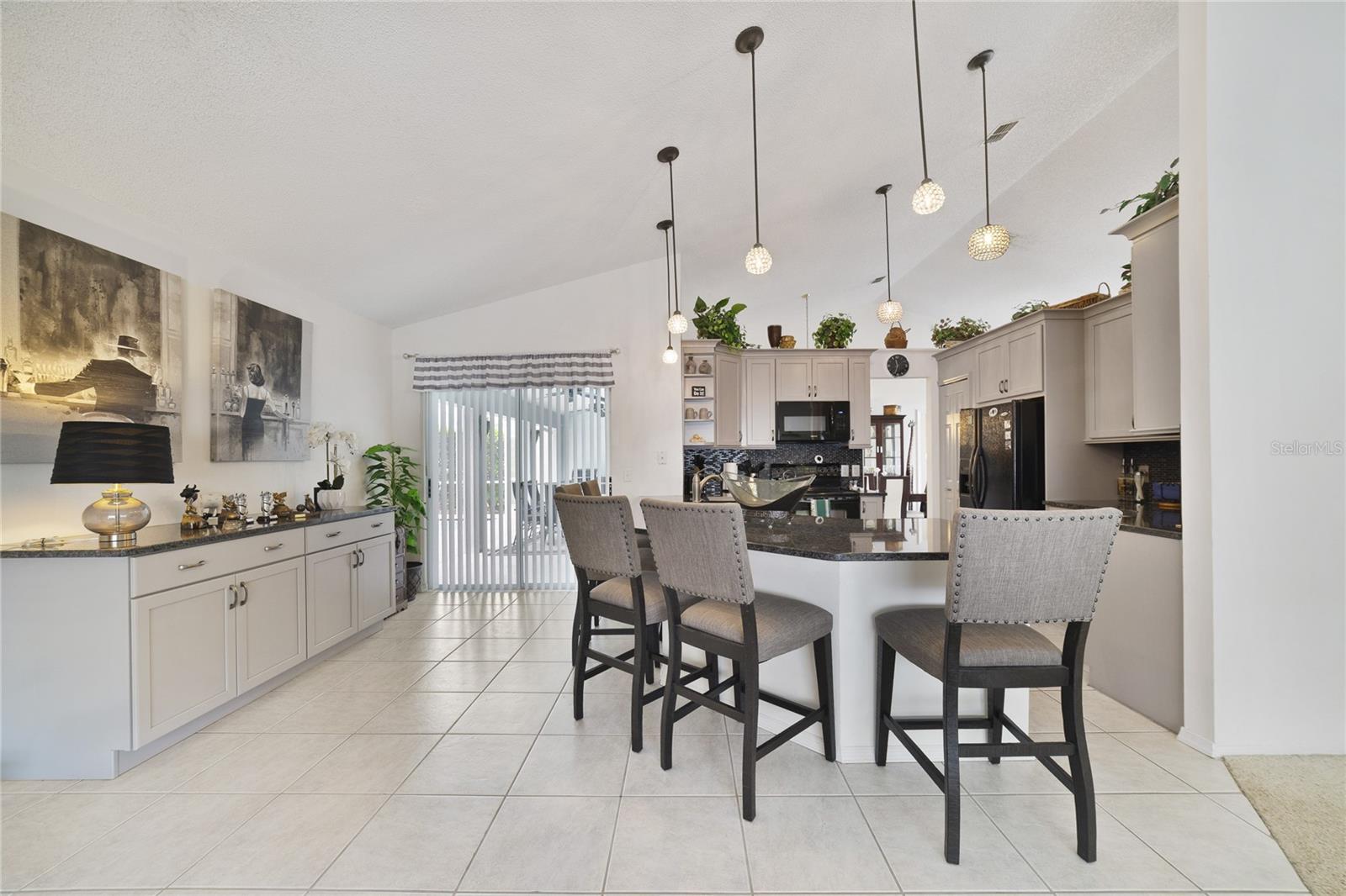 Image 12 of 37 For 2382 Queenswood Circle