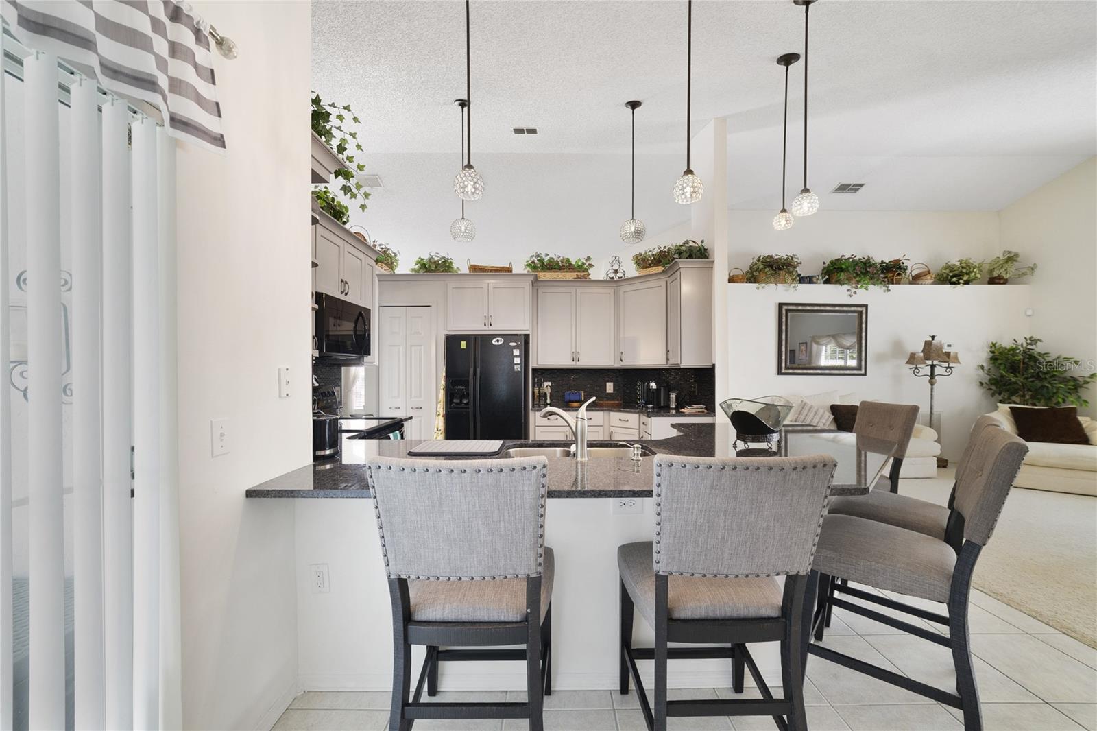 Image 14 of 37 For 2382 Queenswood Circle