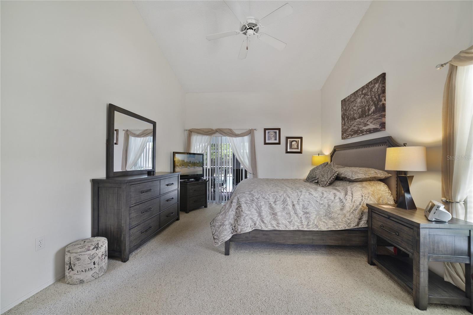 Image 18 of 37 For 2382 Queenswood Circle
