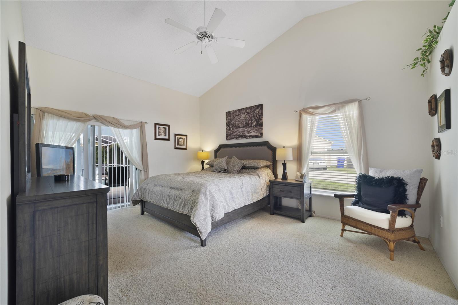 Image 19 of 37 For 2382 Queenswood Circle