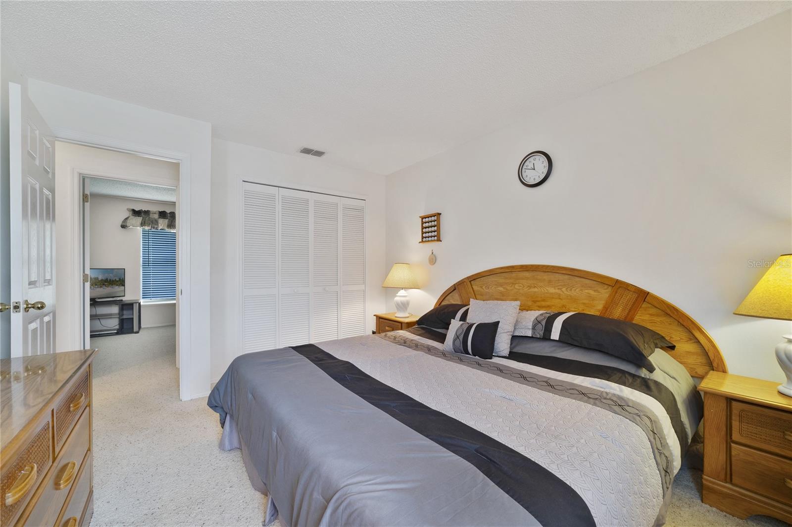 Image 23 of 37 For 2382 Queenswood Circle