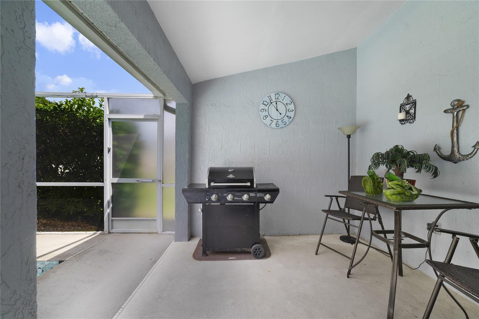 Image 29 of 37 For 2382 Queenswood Circle