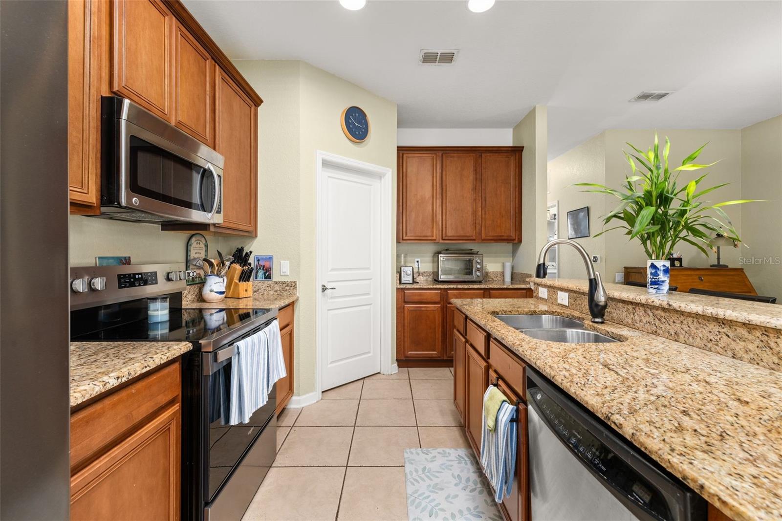 Image 13 of 50 For 12966 Vennetta Way