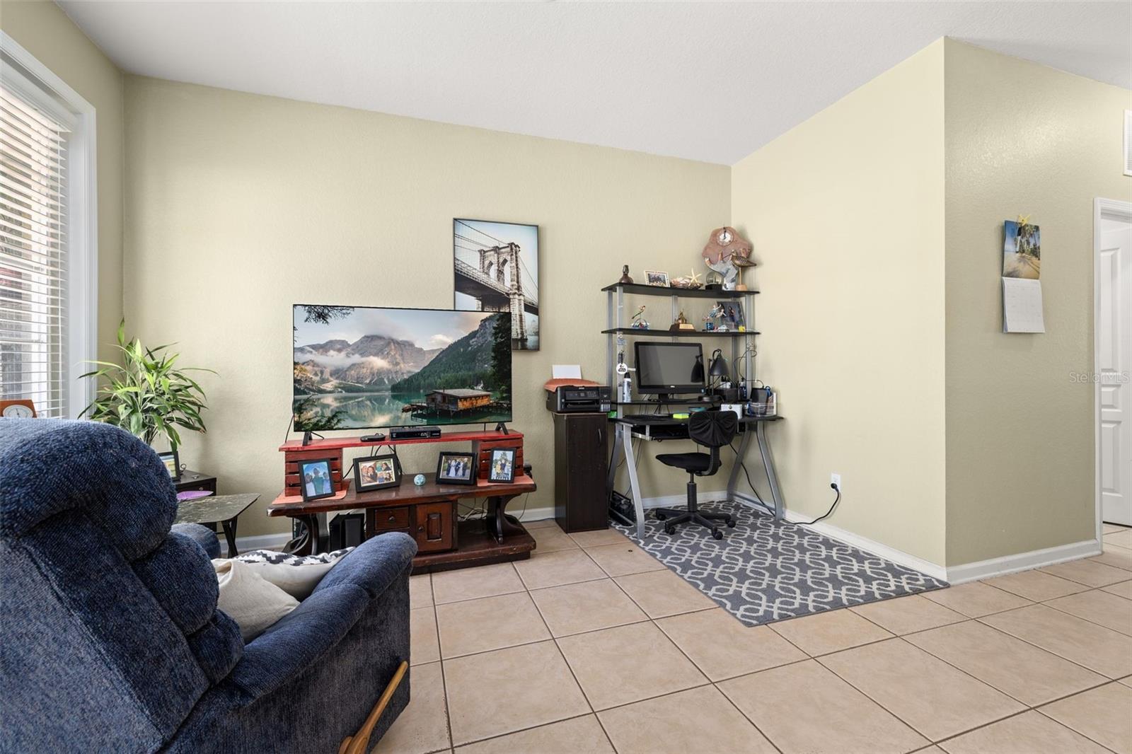 Image 21 of 50 For 12966 Vennetta Way
