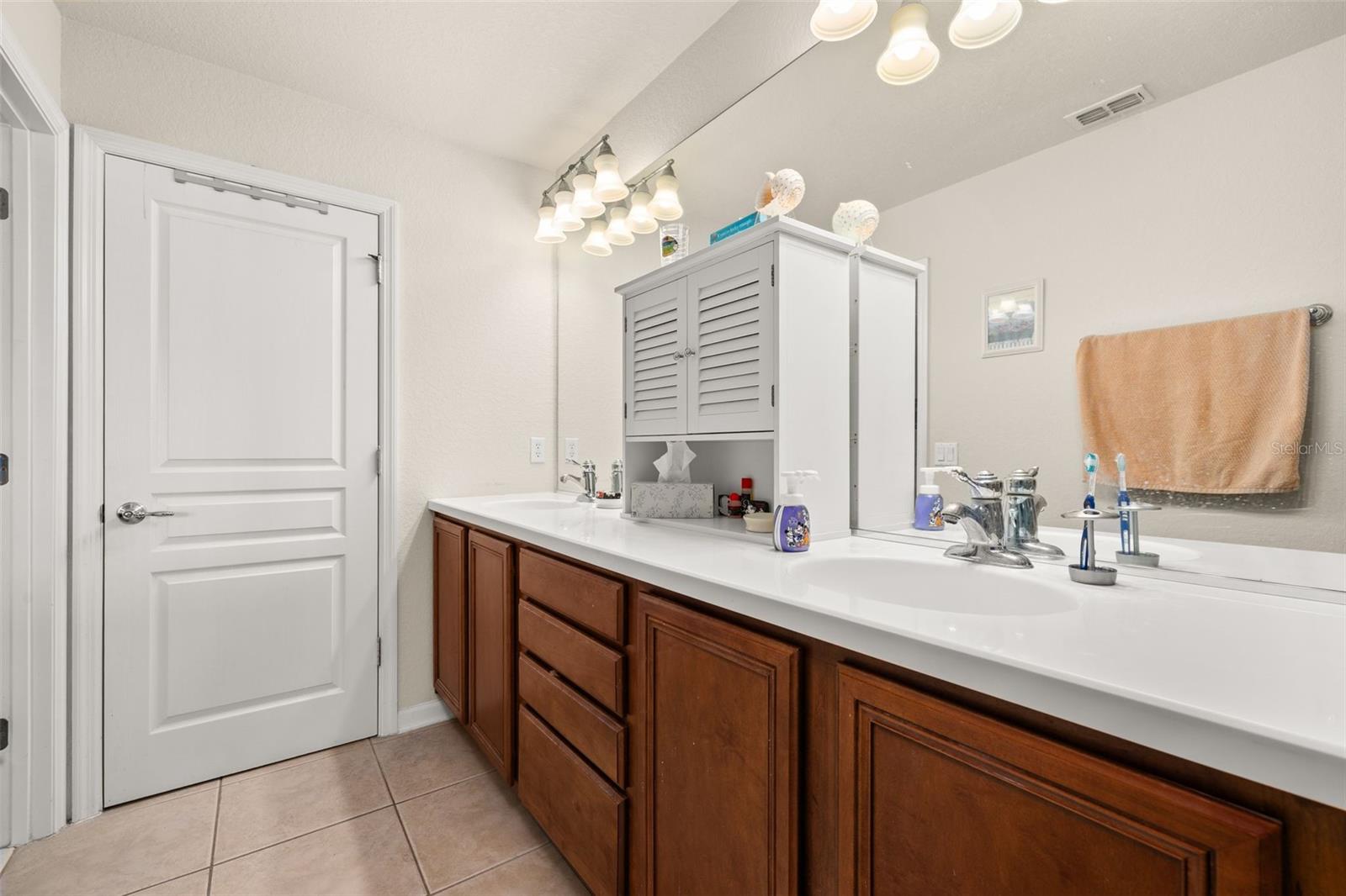 Image 34 of 50 For 12966 Vennetta Way