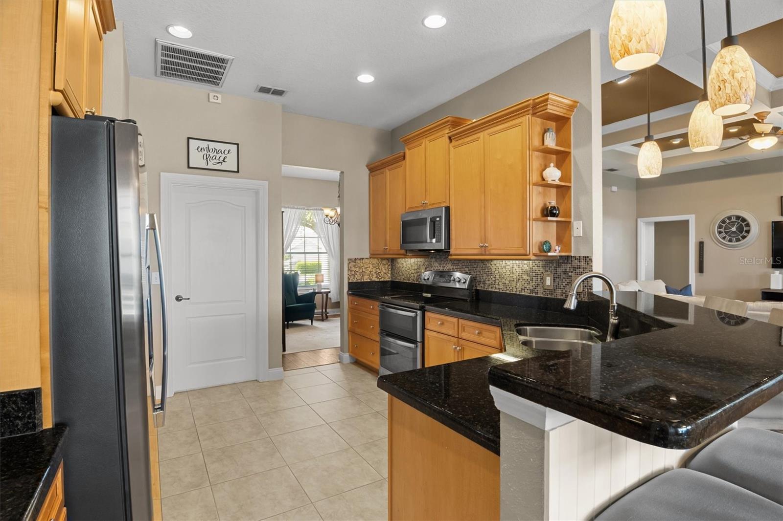 Listing photo id 18 for 1930 Austin Terrace