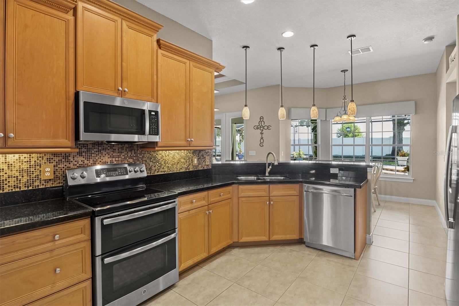Listing photo id 19 for 1930 Austin Terrace