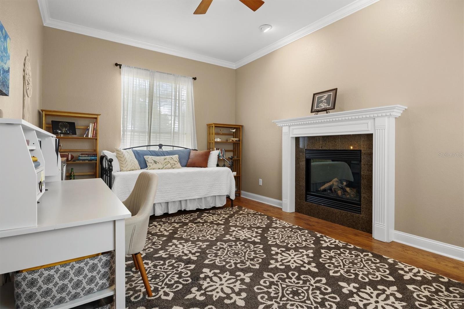 Listing photo id 24 for 1930 Austin Terrace