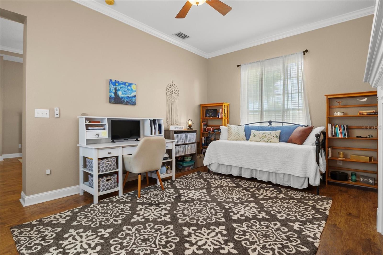 Listing photo id 25 for 1930 Austin Terrace