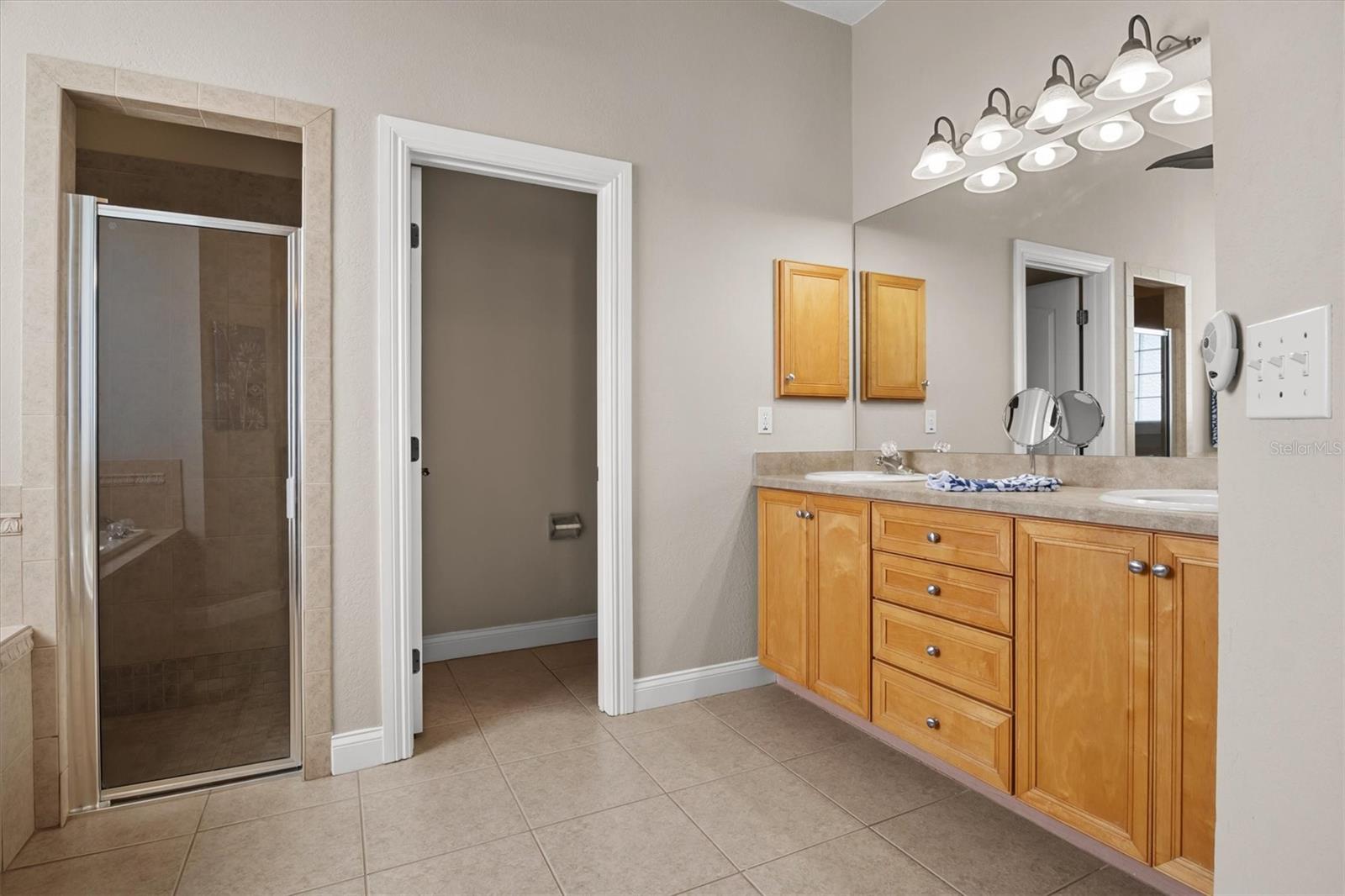 Listing photo id 27 for 1930 Austin Terrace