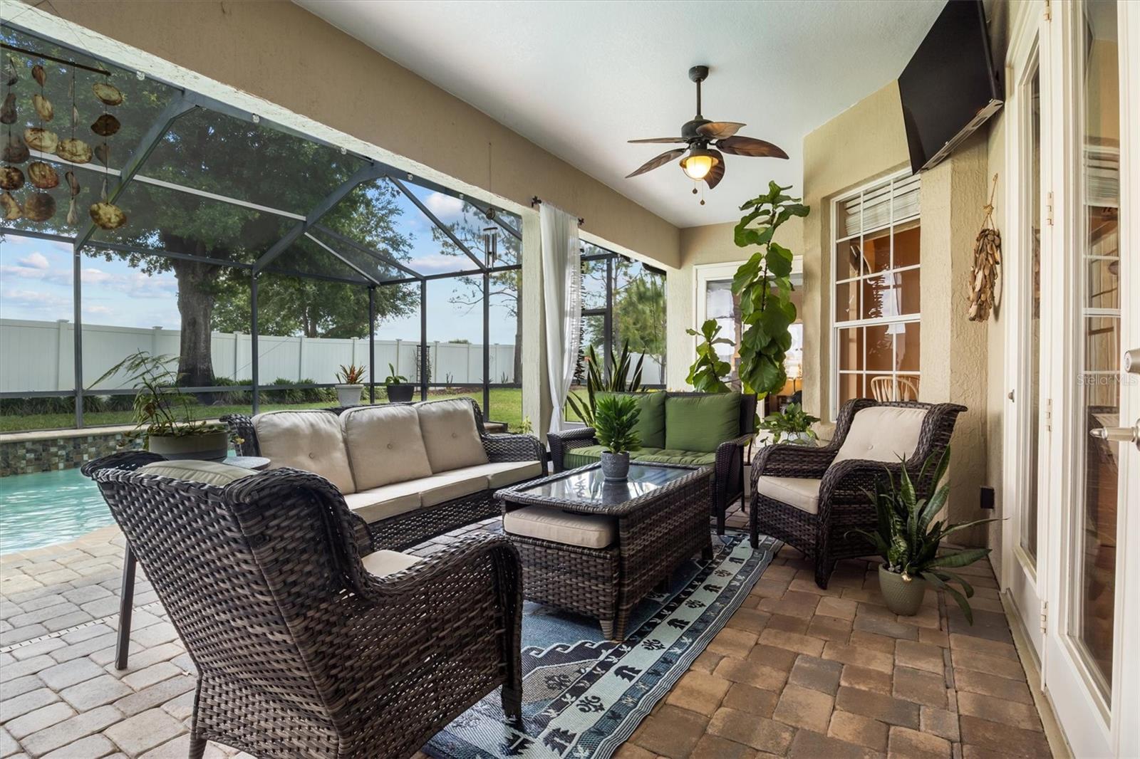 Listing photo id 1 for 1930 Austin Terrace