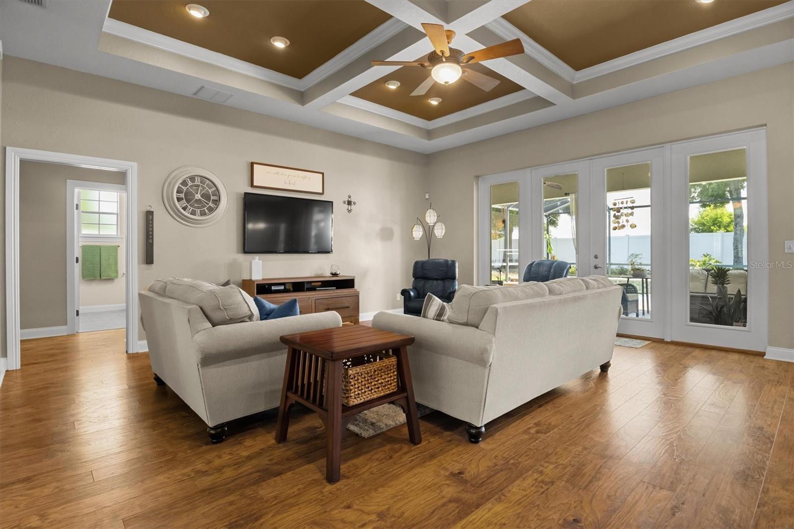 Listing photo id 2 for 1930 Austin Terrace