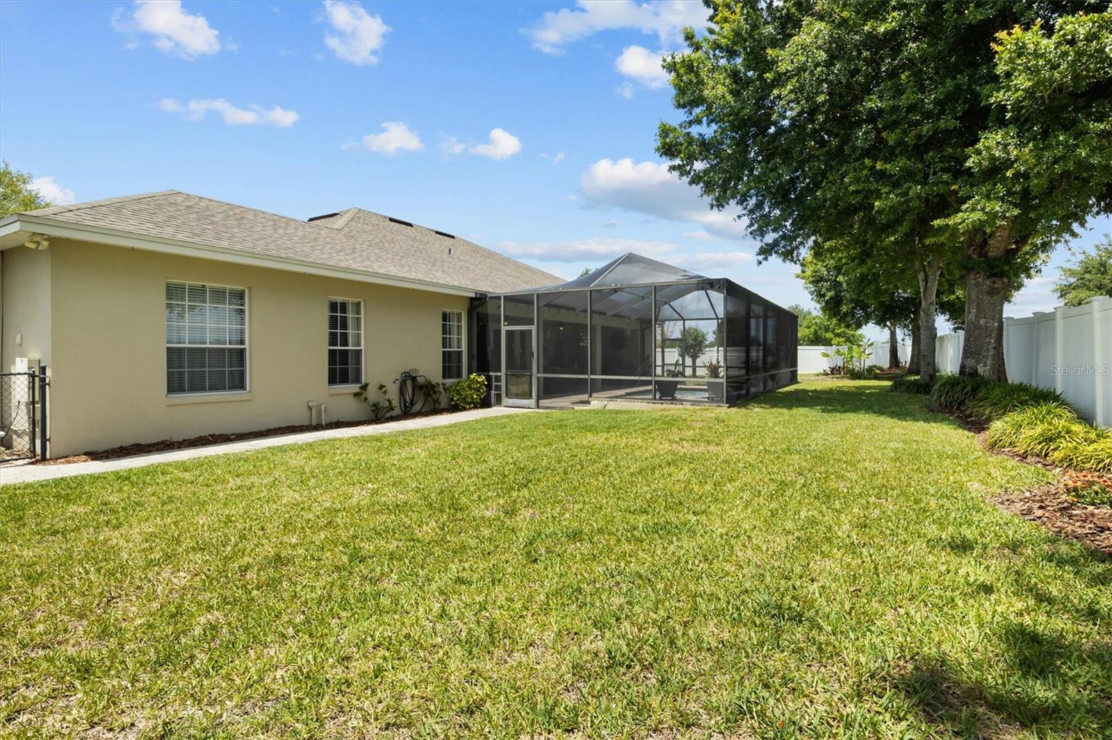 Listing photo id 45 for 1930 Austin Terrace