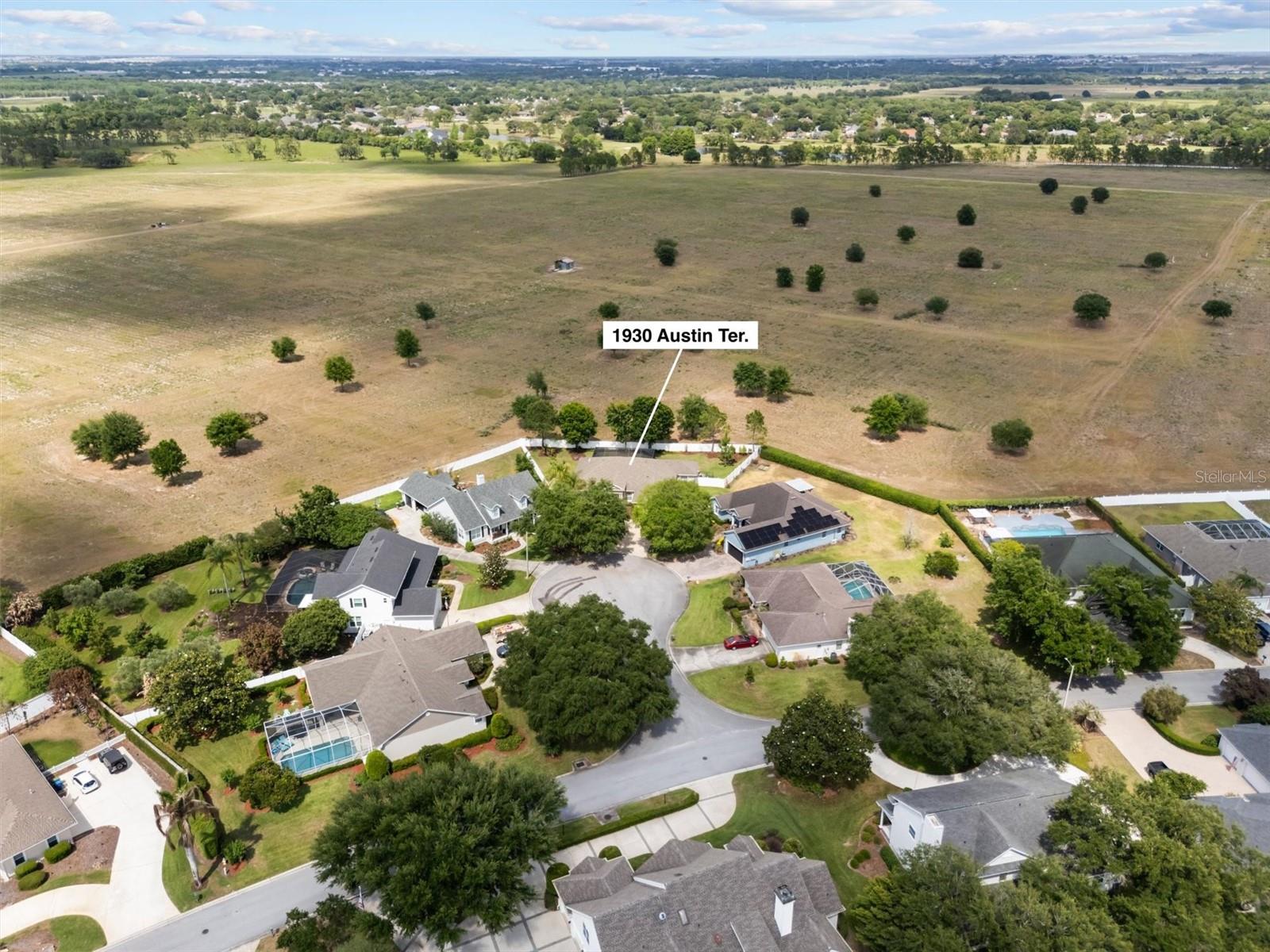 Listing photo id 55 for 1930 Austin Terrace