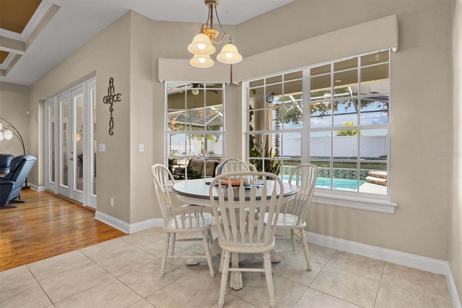 Listing photo id 5 for 1930 Austin Terrace