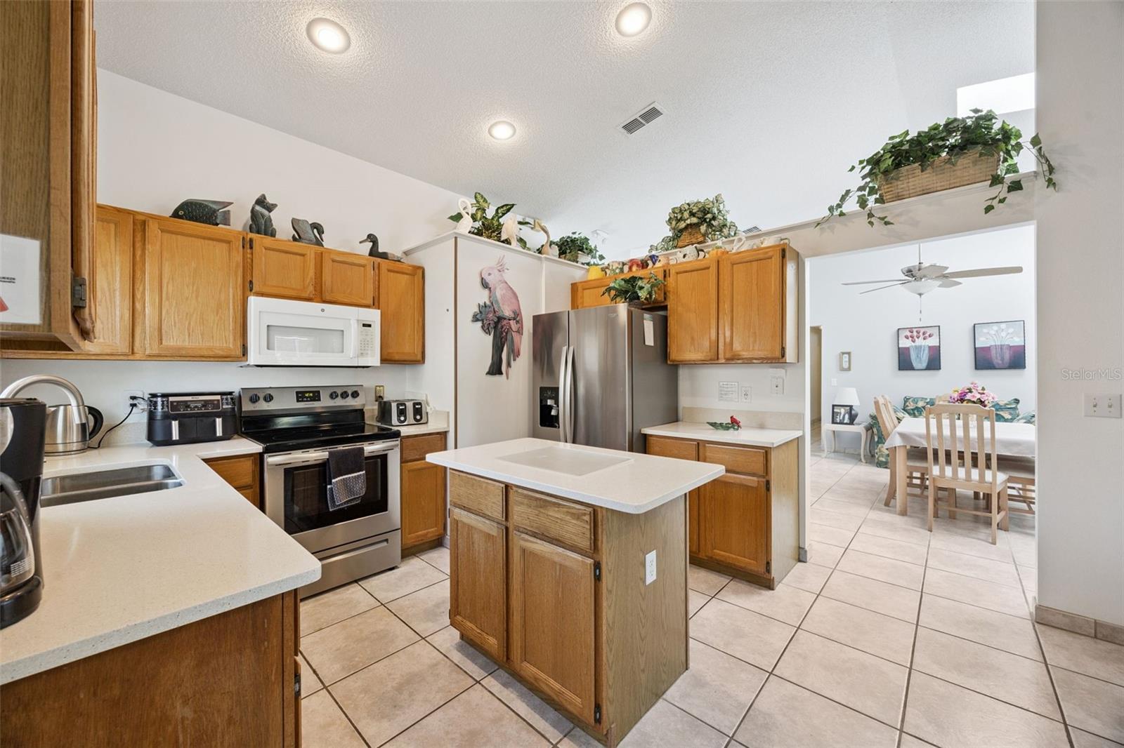 Image 10 of 62 For 2948 Pembridge Street
