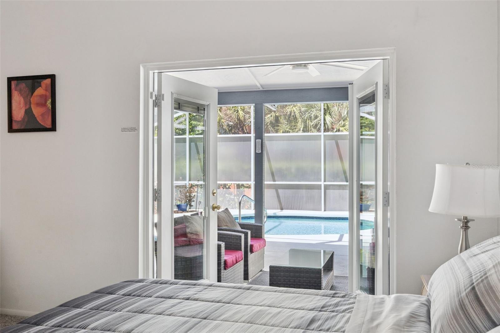 Image 22 of 62 For 2948 Pembridge Street