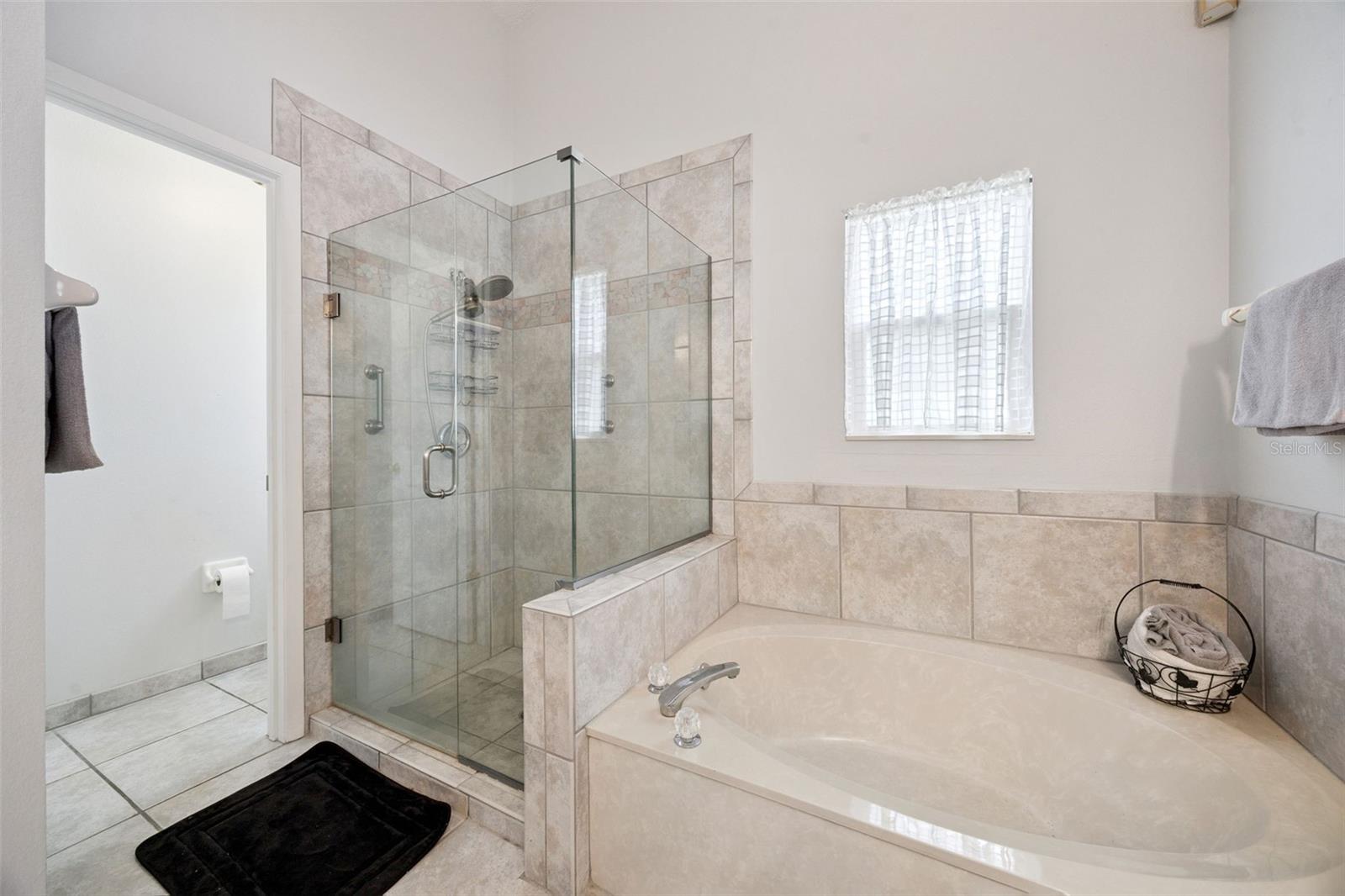 Image 24 of 62 For 2948 Pembridge Street
