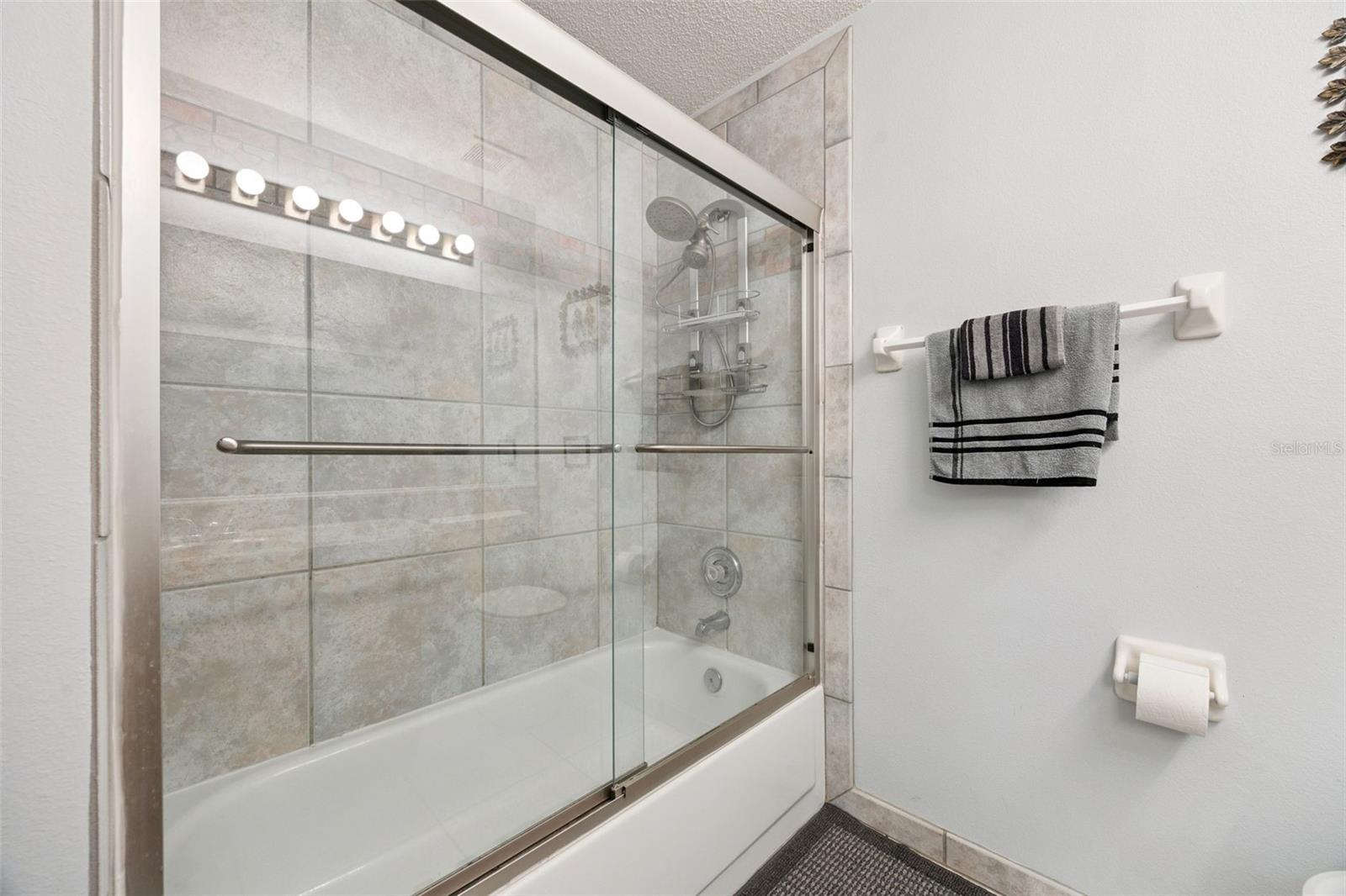 Image 32 of 62 For 2948 Pembridge Street