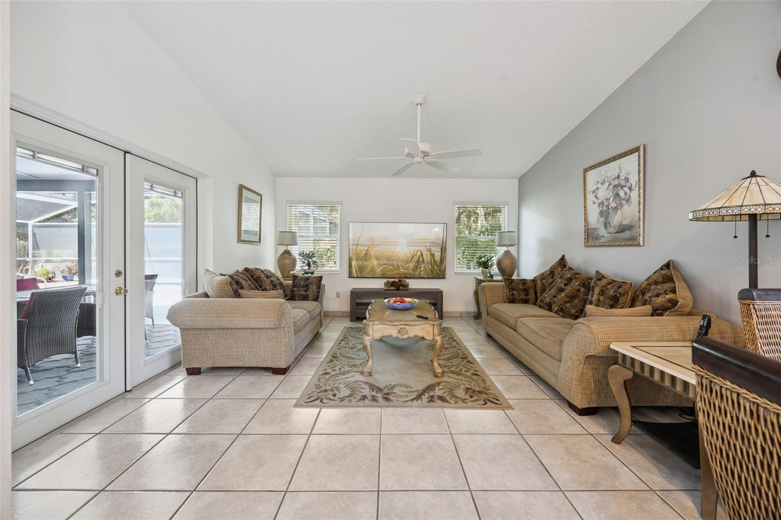 Image 4 of 62 For 2948 Pembridge Street