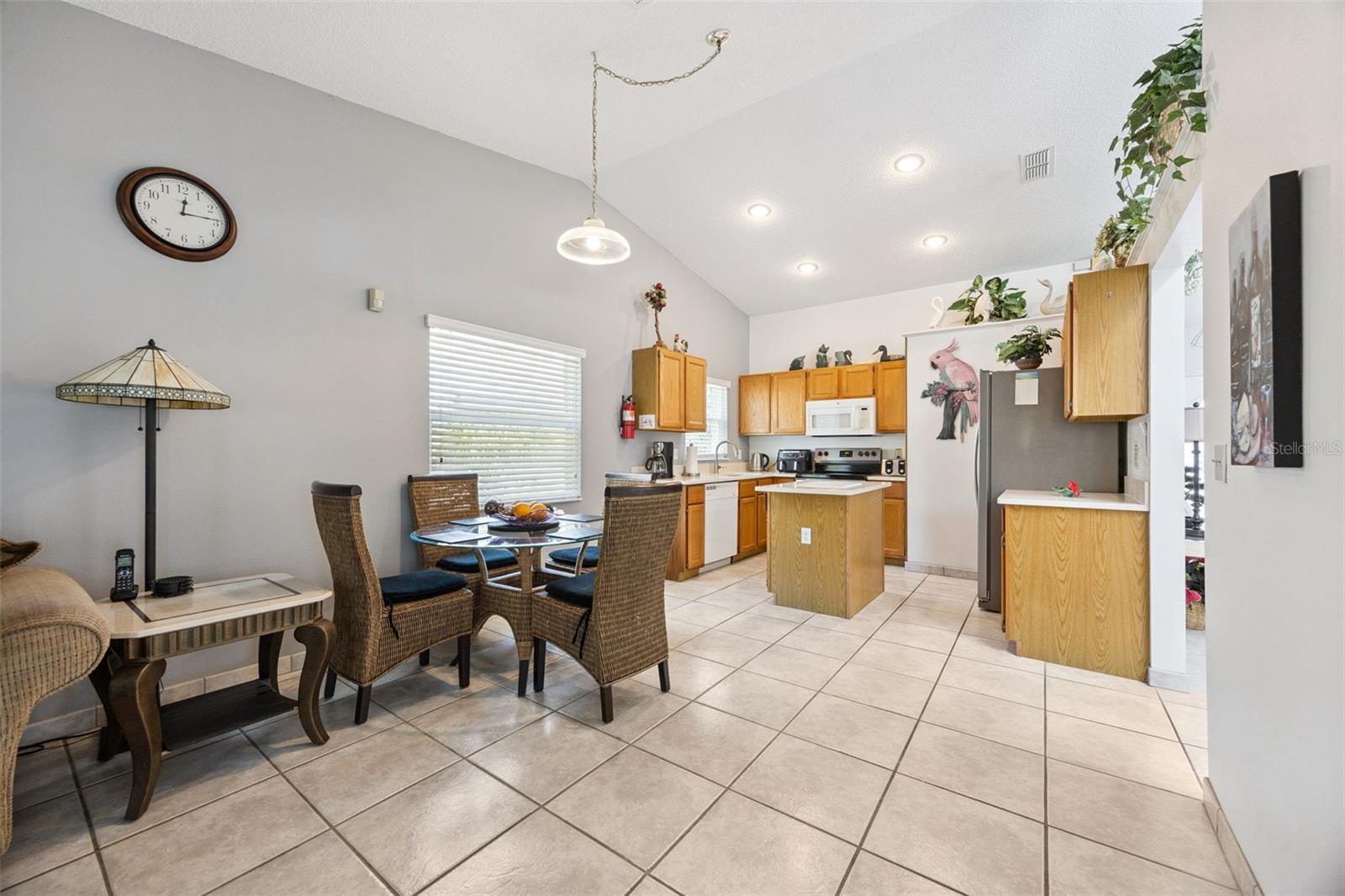 Image 7 of 62 For 2948 Pembridge Street