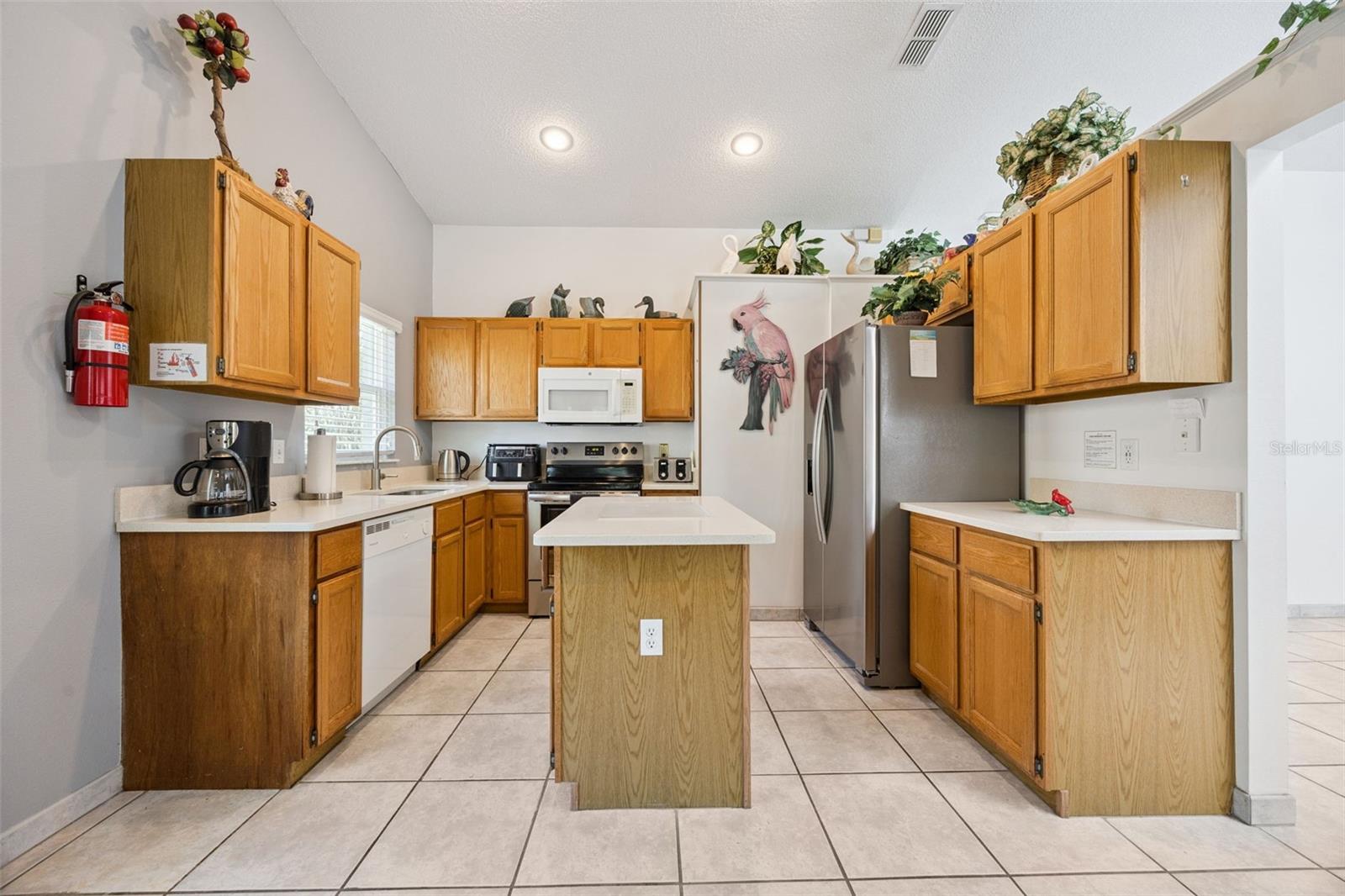 Image 8 of 62 For 2948 Pembridge Street