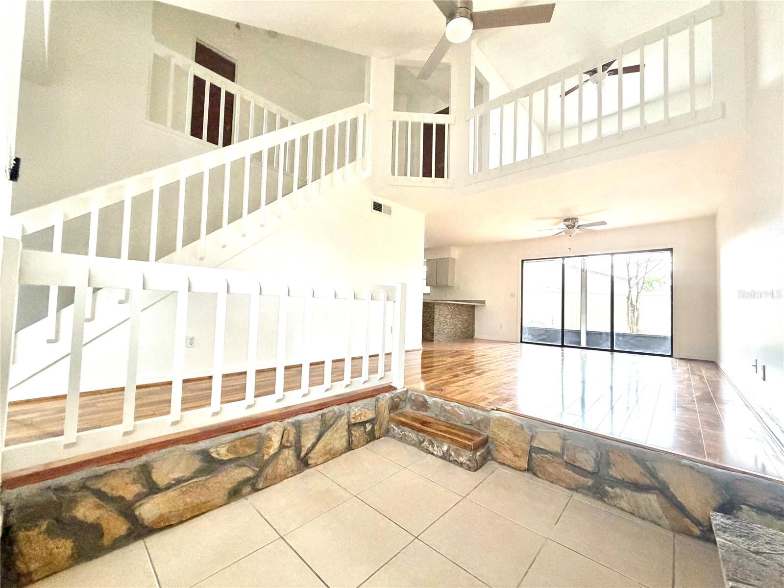 Image 2 of 14 For 2027 Balboa Way