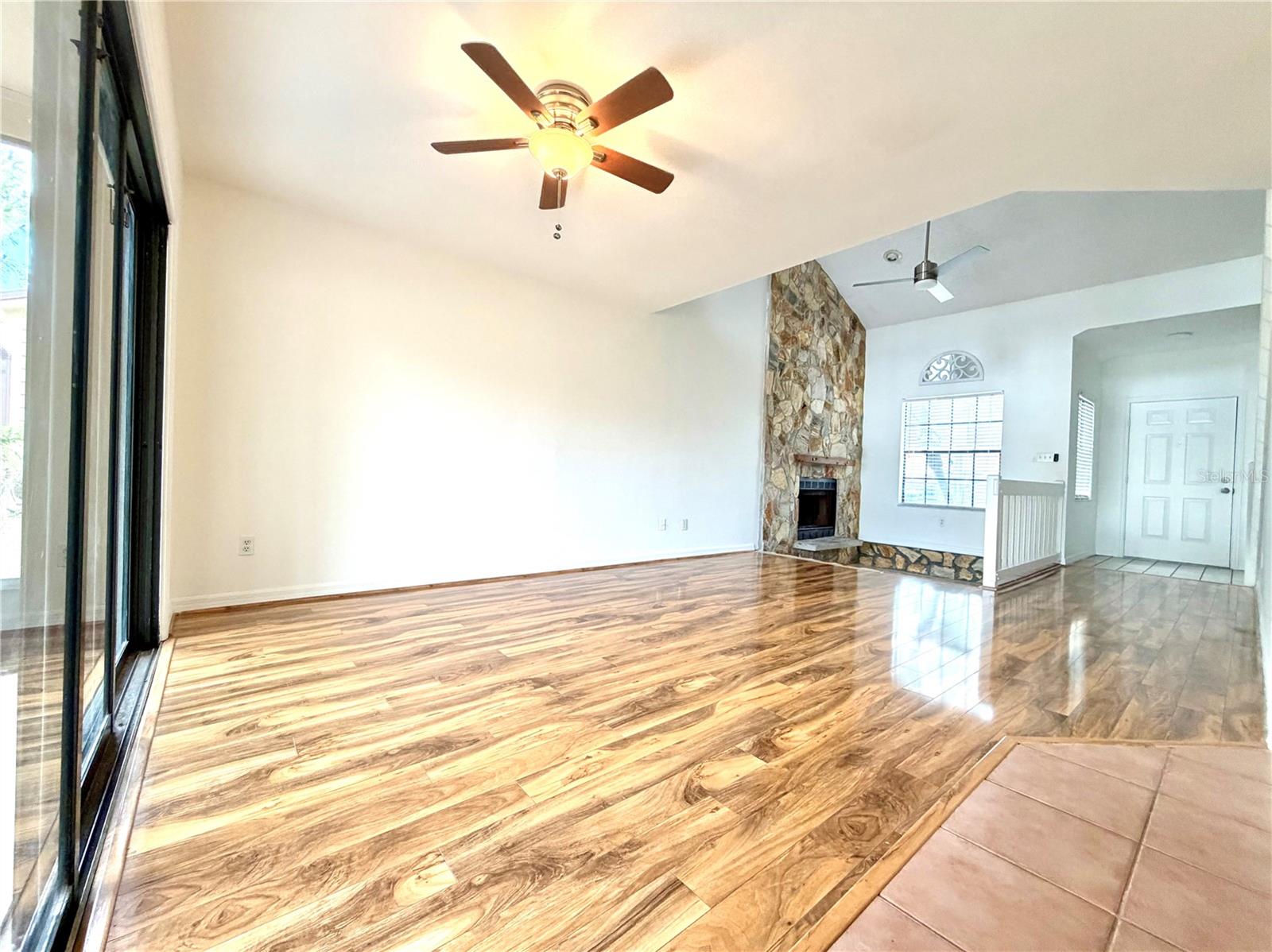 Image 5 of 14 For 2027 Balboa Way