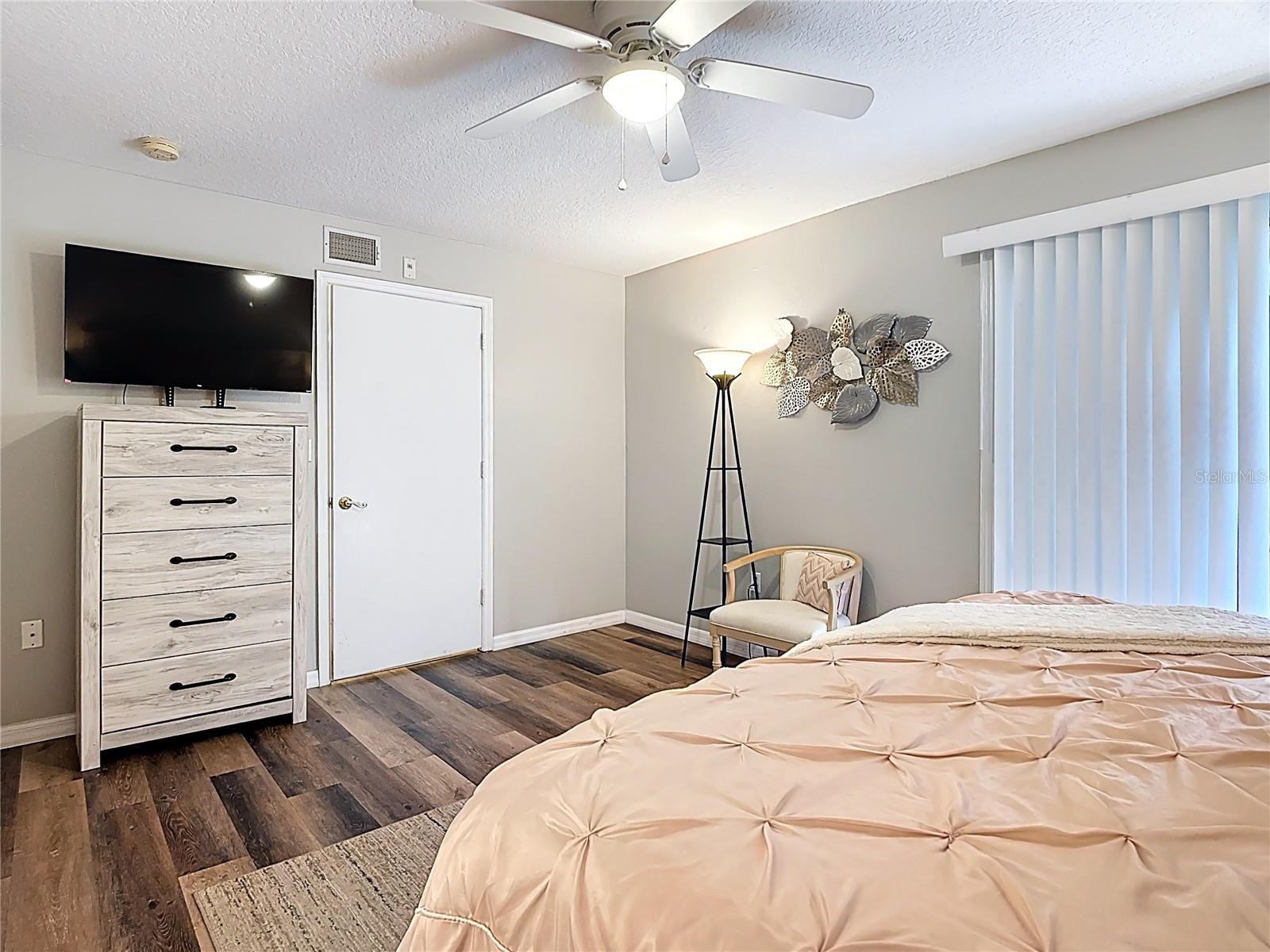 Image 11 of 28 For 8710 Rain Forest Place B