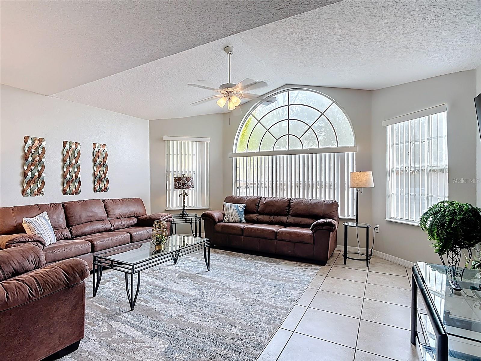 Image 4 of 28 For 8710 Rain Forest Place B