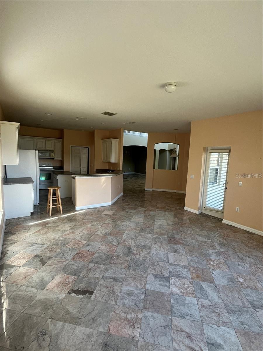 Image 4 of 11 For 3557 Valleyview Drive