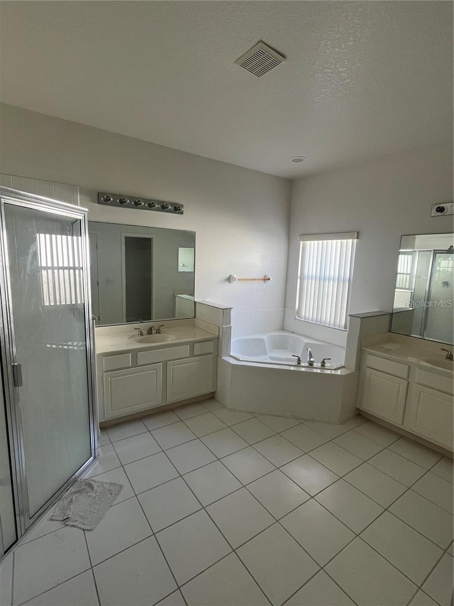 Image 7 of 11 For 3557 Valleyview Drive