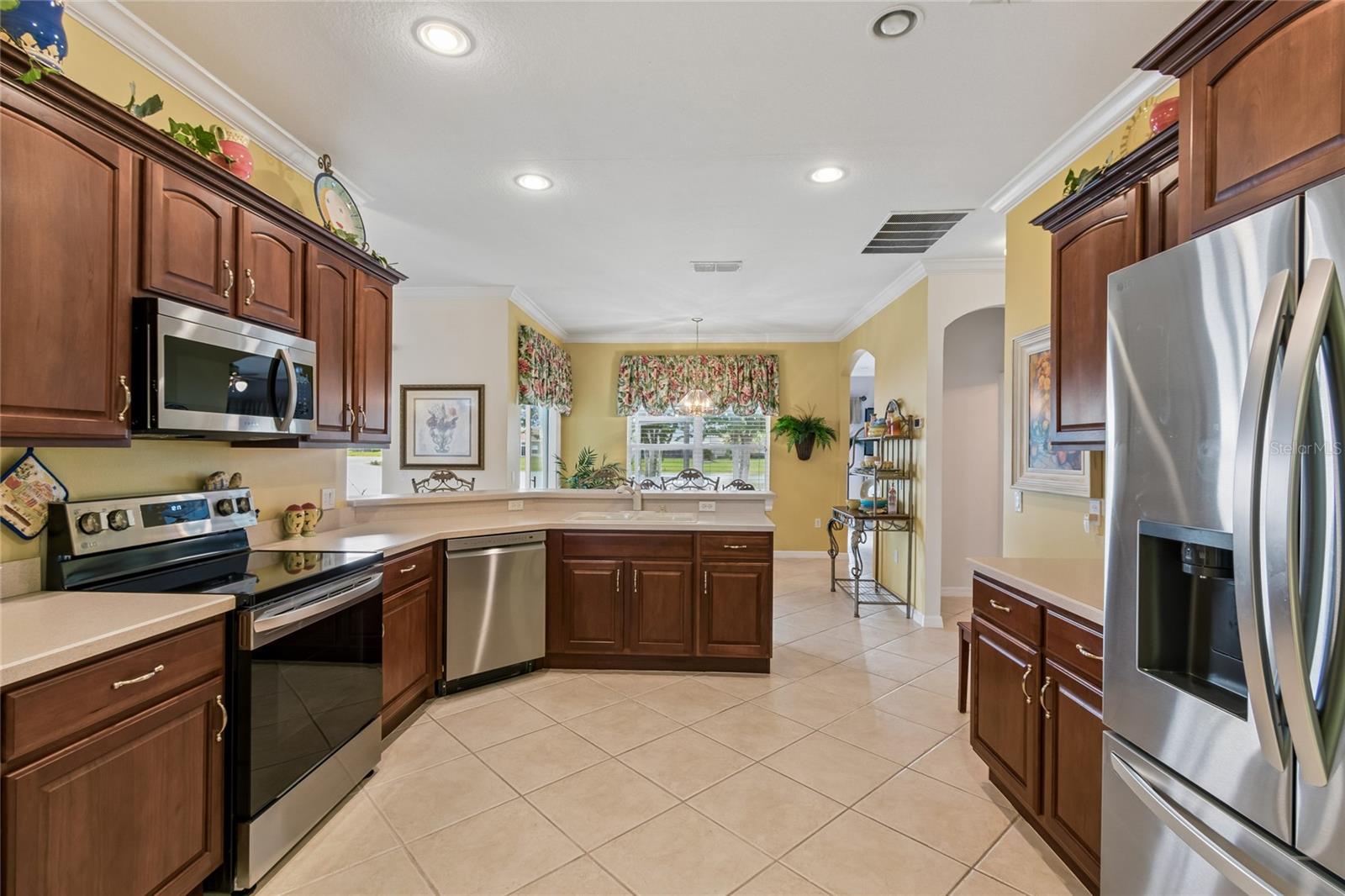 Image 10 of 64 For 632 Shorehaven Dr