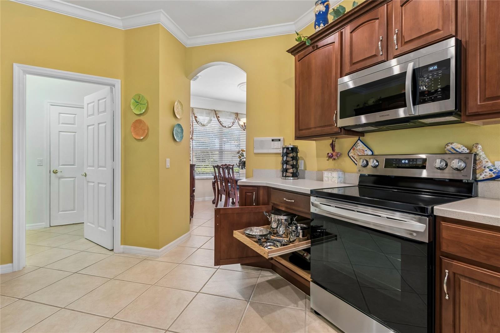 Image 14 of 64 For 632 Shorehaven Dr
