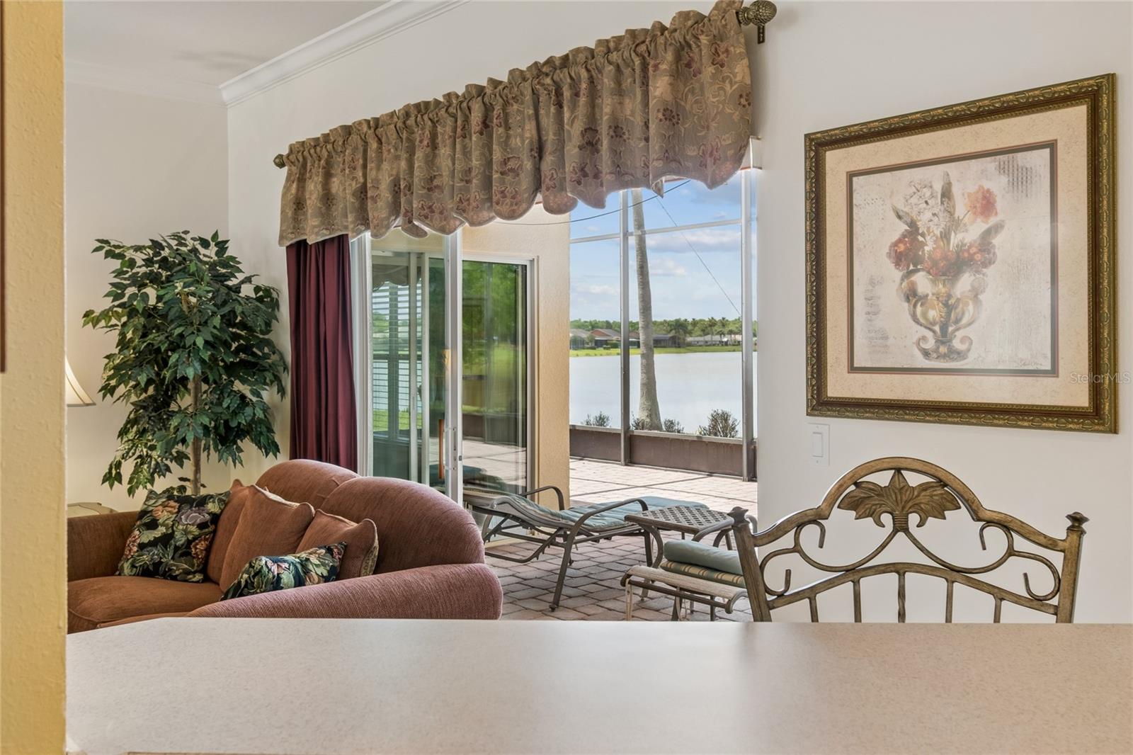 Image 16 of 64 For 632 Shorehaven Dr