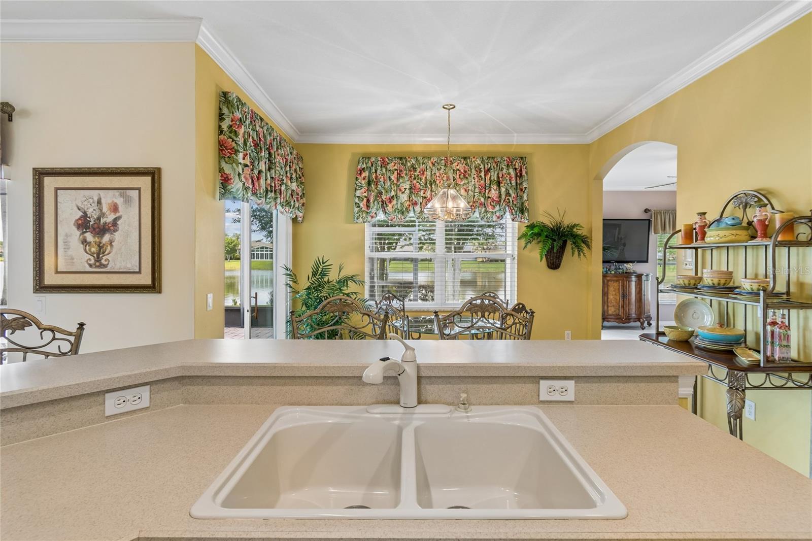 Image 17 of 64 For 632 Shorehaven Dr