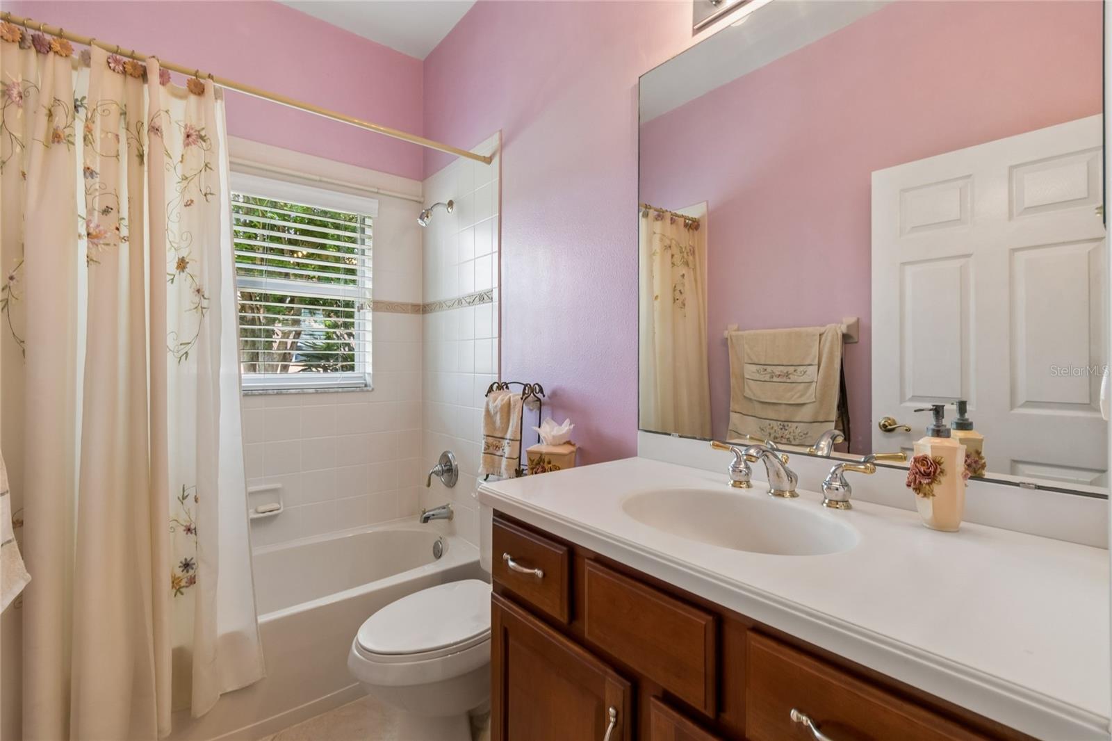 Image 35 of 64 For 632 Shorehaven Dr