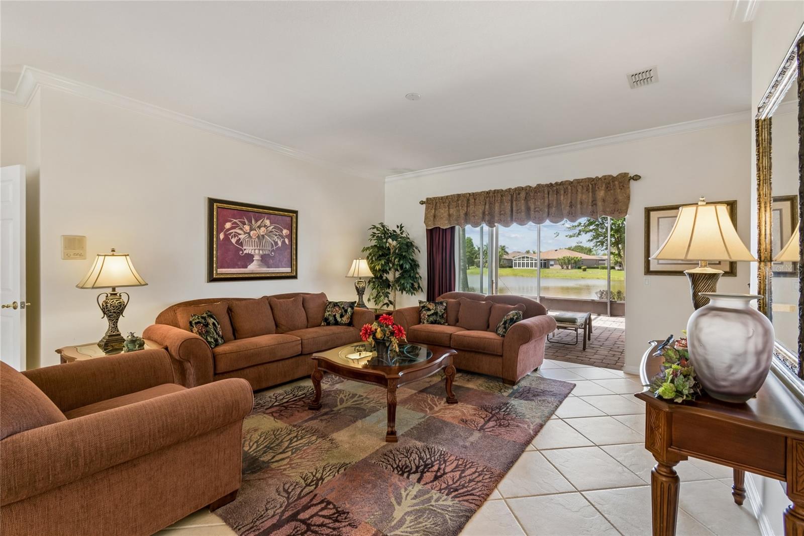 Image 4 of 64 For 632 Shorehaven Dr