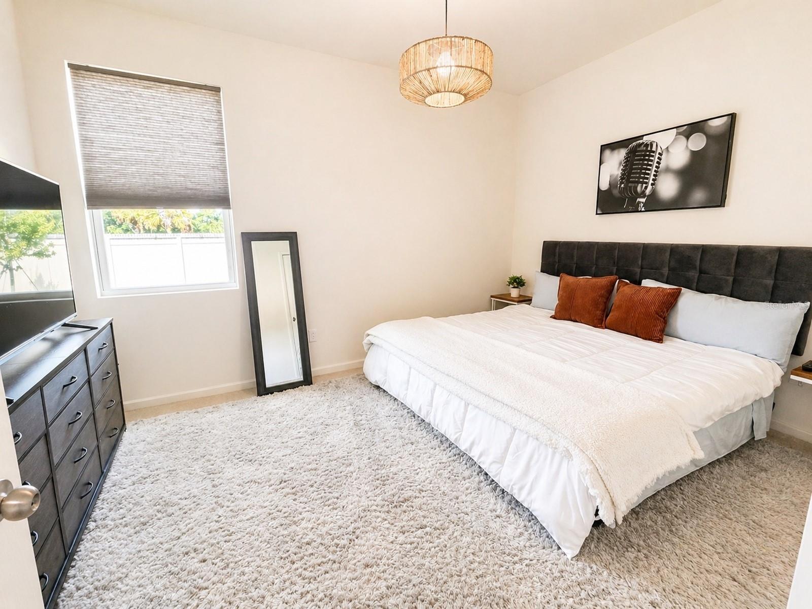 Listing photo id 16 for 6860 Cameo Dr