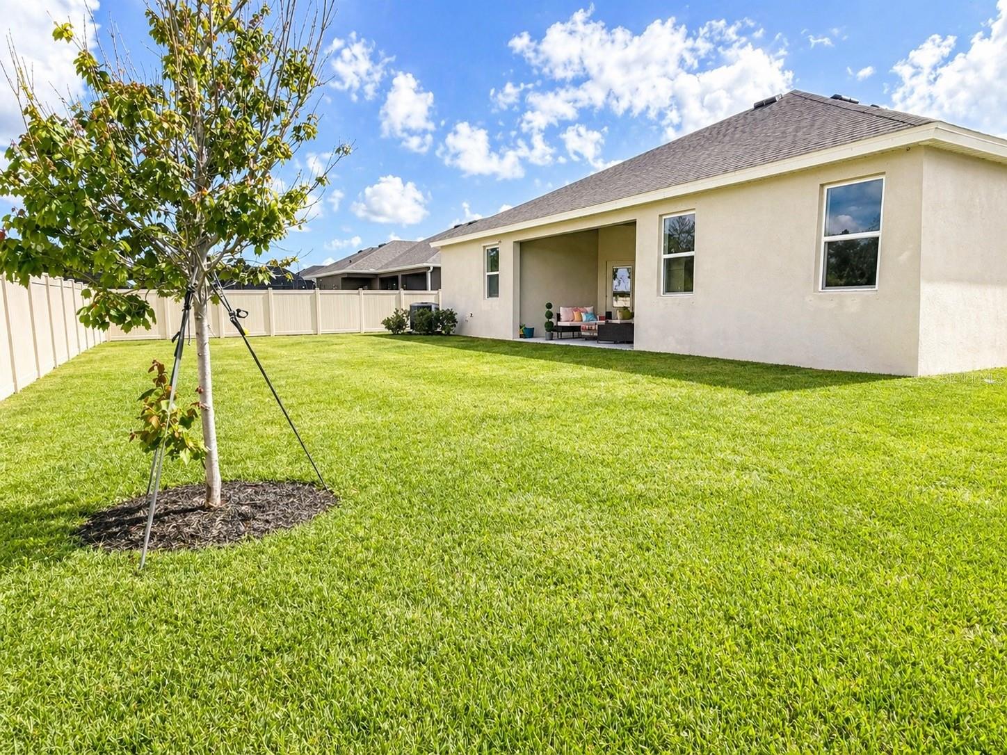Listing photo id 23 for 6860 Cameo Dr
