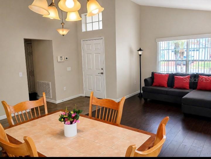Image 3 of 10 For 325 Weatherby Pl