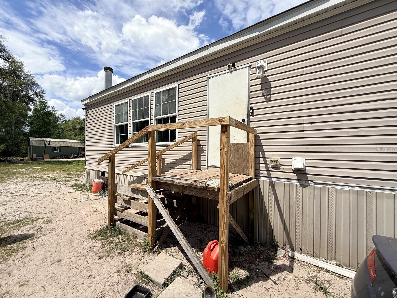 Image 7 of 40 For 21520 147th Lane