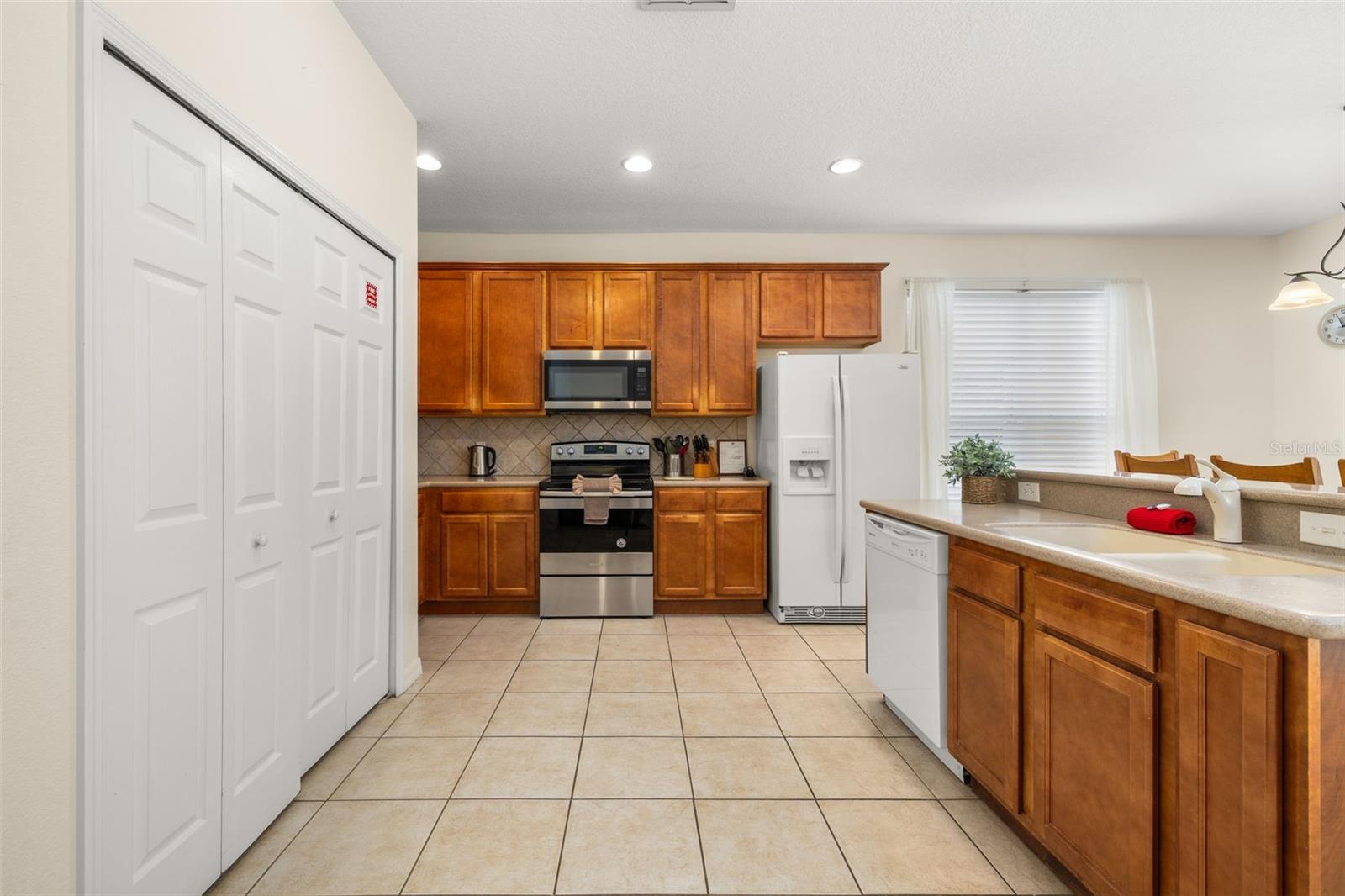 Image 19 of 86 For 113 Tiger Lily Court