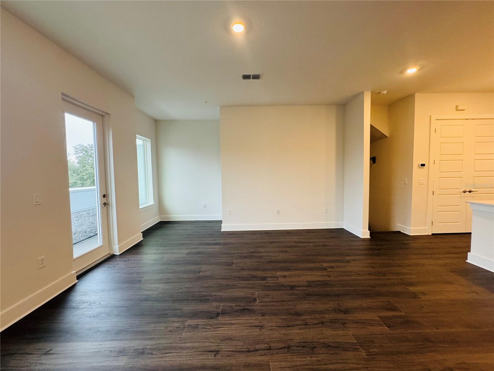 Listing photo id 8 for 328 Center Lake Lane A-4