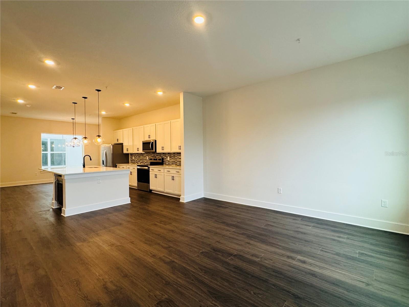 Listing photo id 13 for 328 Center Lake Lane A-4