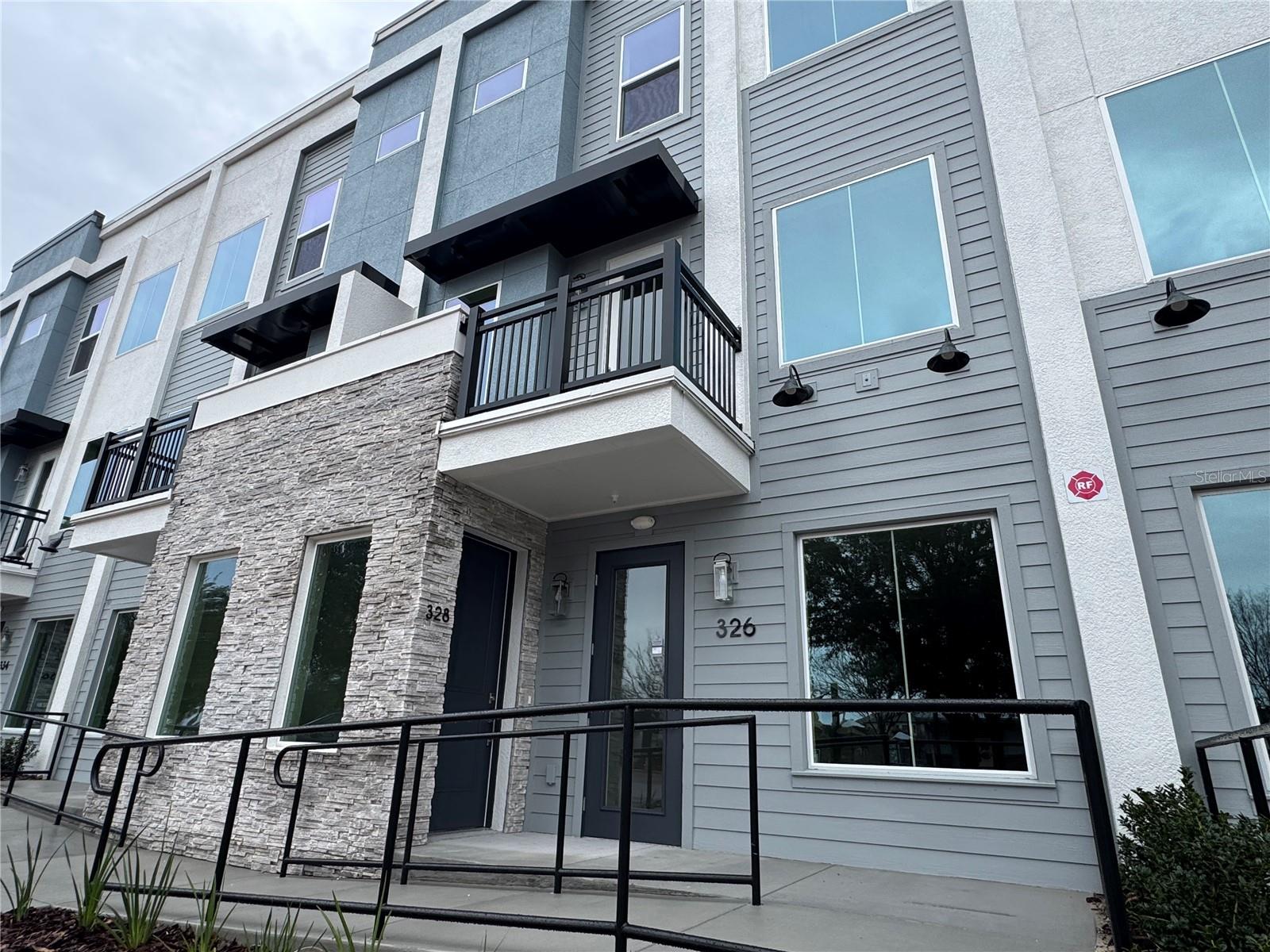 Listing photo id 1 for 328 Center Lake Lane A-4