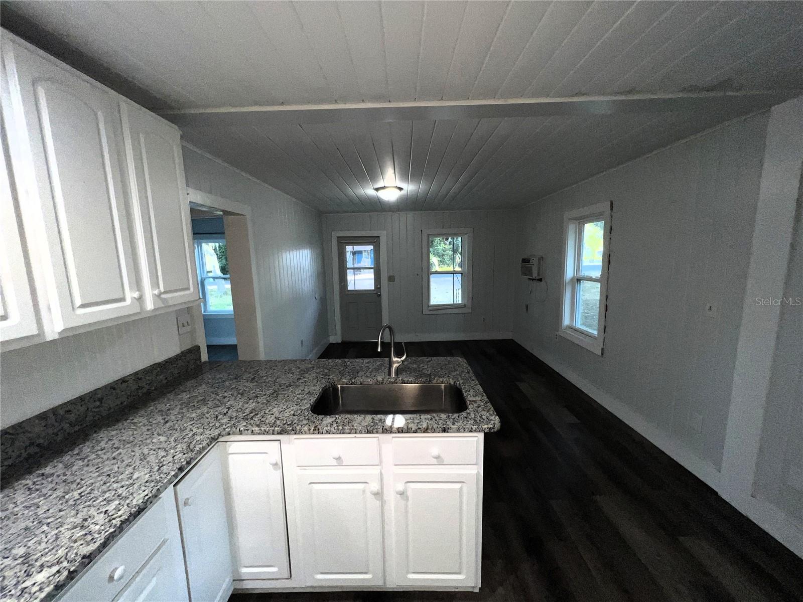 Image 4 of 8 For 3031 Azalea Avenue