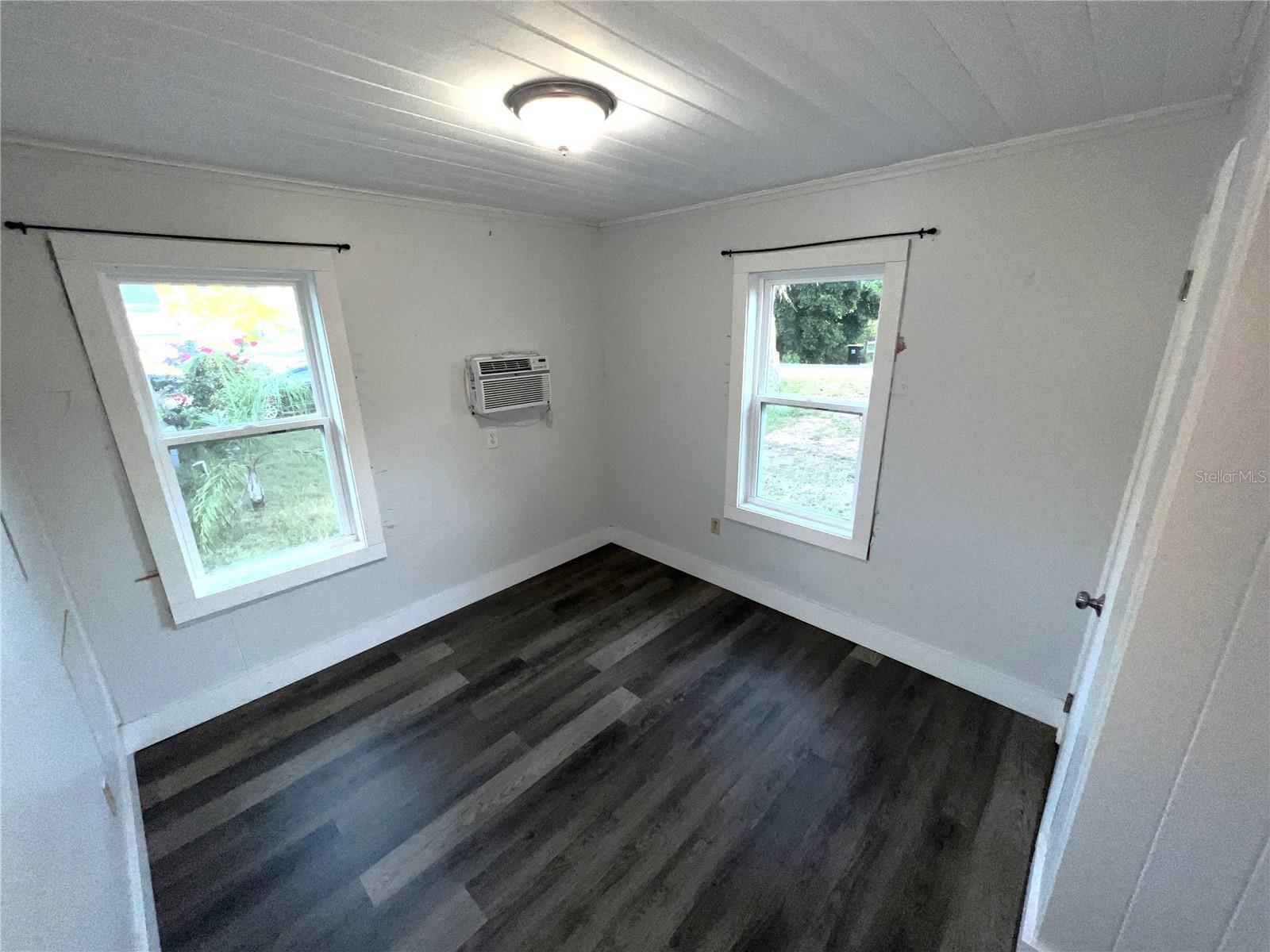Image 6 of 8 For 3031 Azalea Avenue
