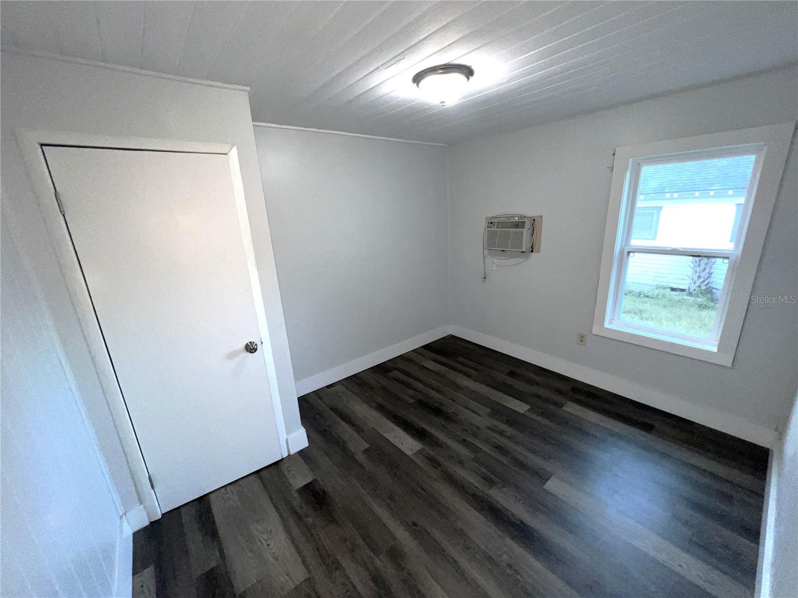 Image 7 of 8 For 3031 Azalea Avenue